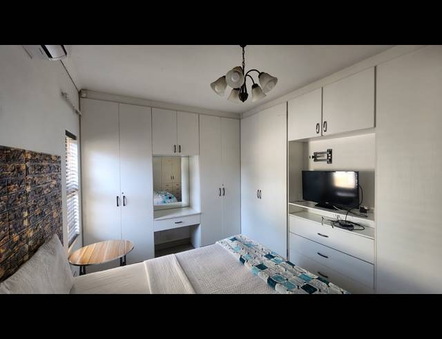 18 BEDROOM FREESTANDING FOR SALE IN SCOTTSVILLE